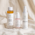 De parfumvrije Adsua routine voor de gevoelige huid: de BiPhasic Make-up Remover, het Exosome Serum en de Sensitive Skin Overnight Cream